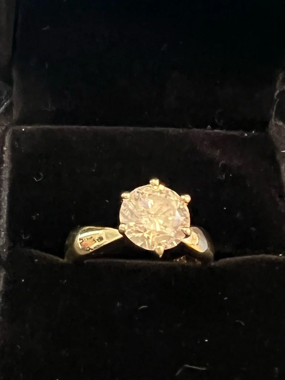 14K Gold Diamond Engagement Ring . White Diamond, Gold